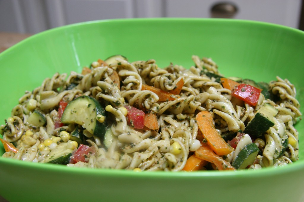 Cold pasta salad with vegetables & pesto